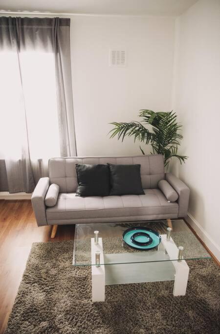 Appartement 3 Bed Flat With Balcony