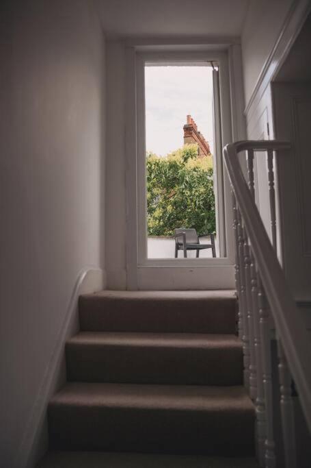 3 Bed Flat With Balcony Appartement Londres